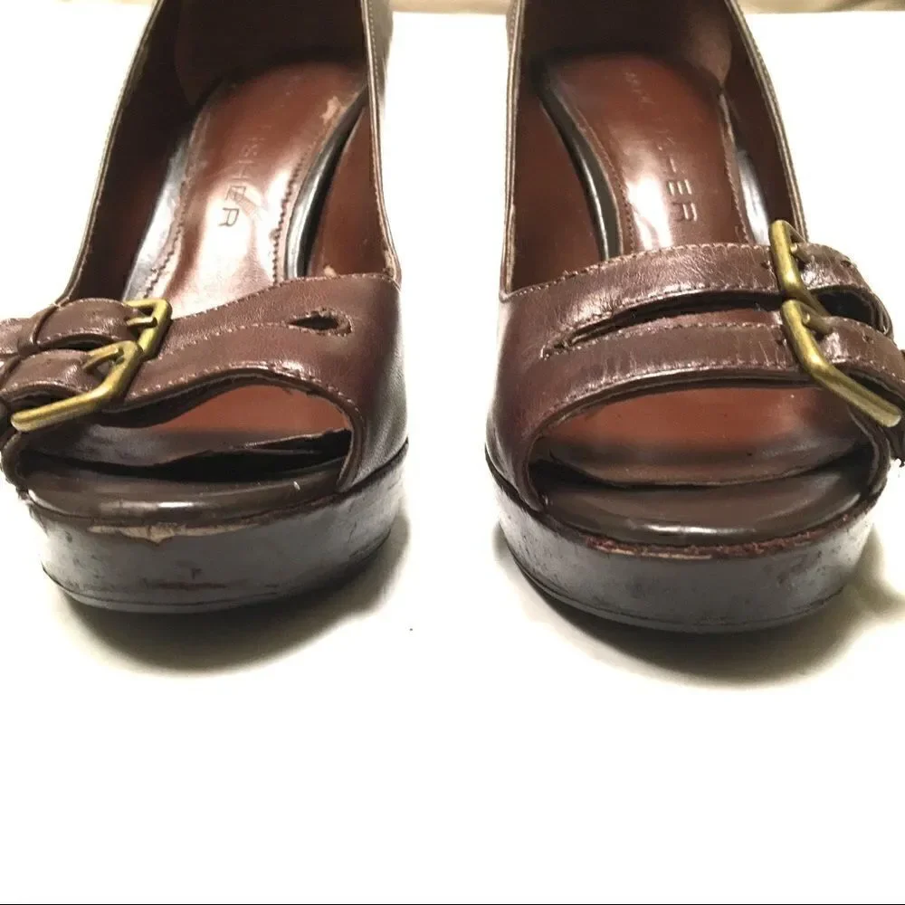‎Marc Fisher Vertigo open toe double buckle heels 8